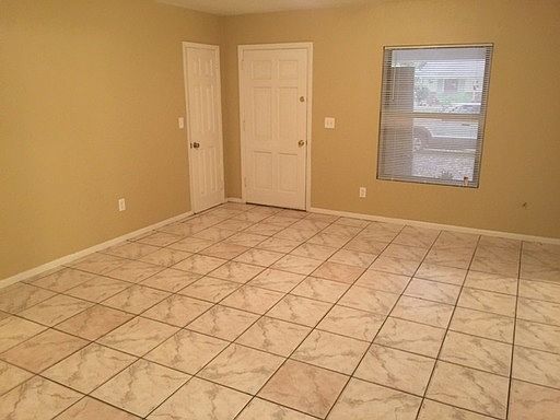 2nd image of 10704 N Seminole Ave