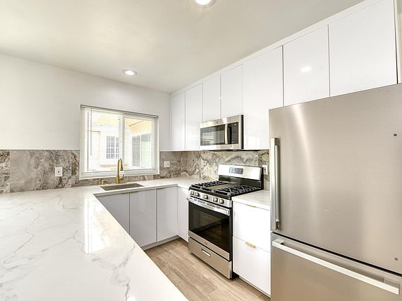 5th image of 4559 Campus Ave APT 8