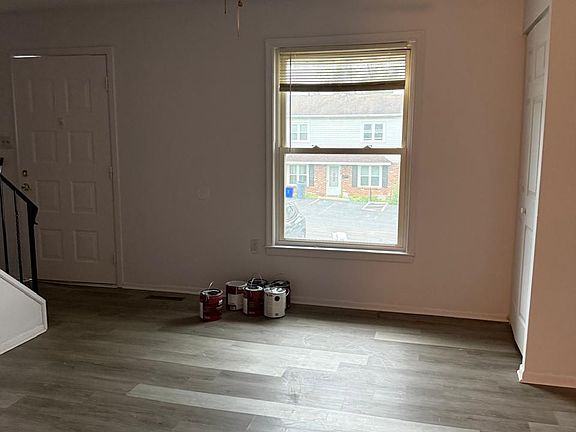 5th image of 913 Whitpain Hls
