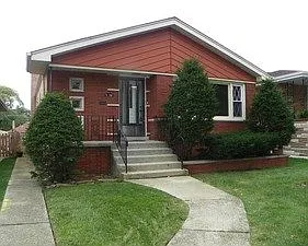 9936 S Fairfield Ave photo 1