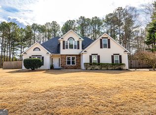 86 Candlewood Dr, Newnan, GA