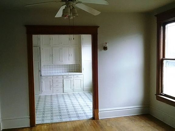 4th image of 119 Smith Ave