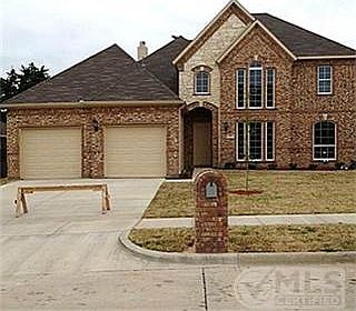 1st image of 610 Oak Creek Dr