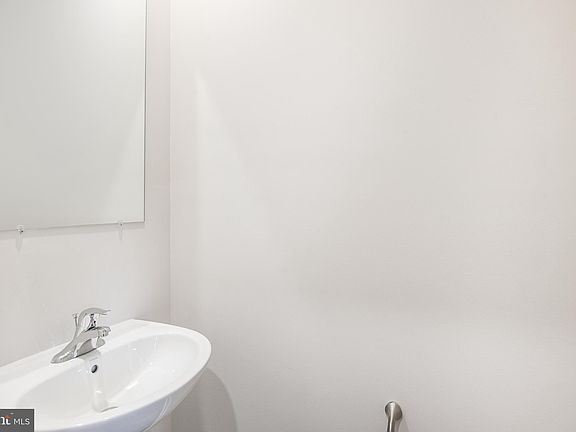 5th image of 310 Banbury St Lot 59