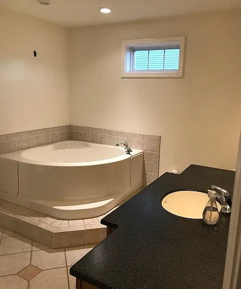Master Jacuzzi Tub