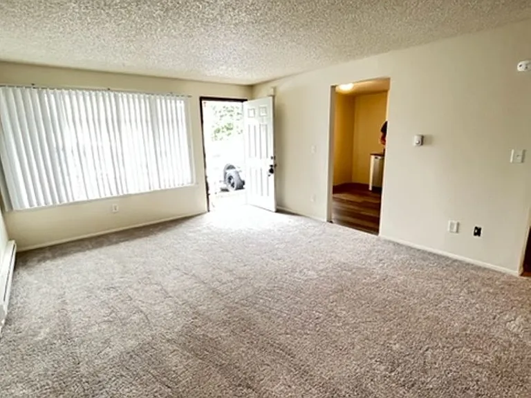 500 75th St SE — Photo 3