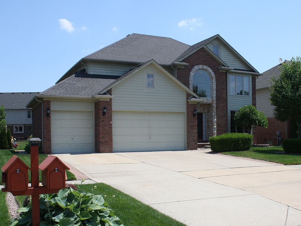 1st image of 46152 Riverwoods Dr
