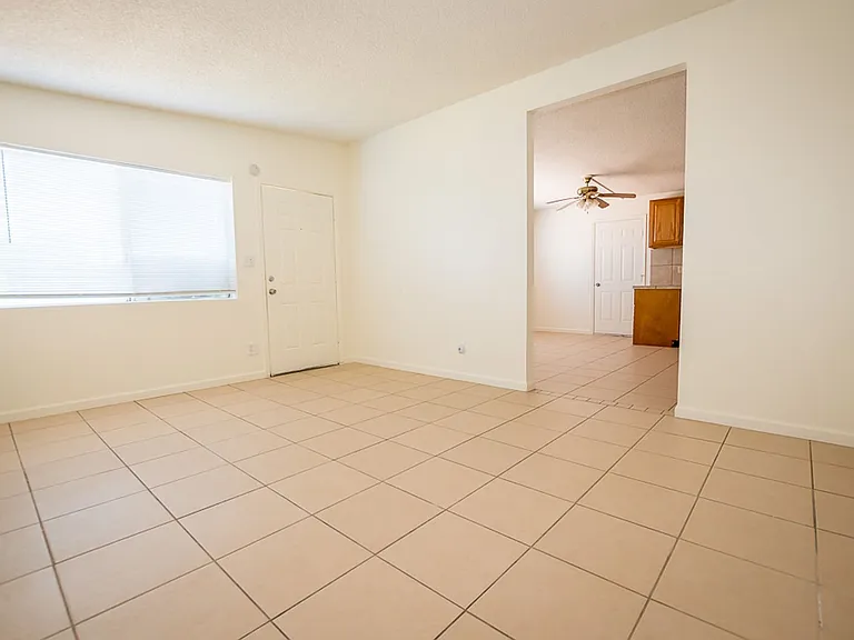 4937 E De Medici Dr — Photo 4