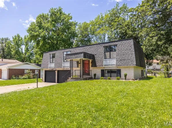 109 San Mateo Dr, Belleville, IL 62221