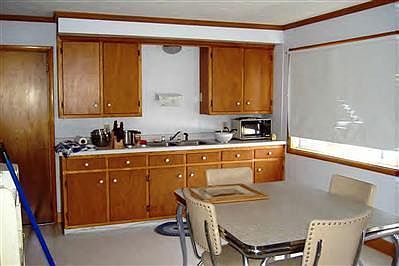 4th image of 13 N Hancock St