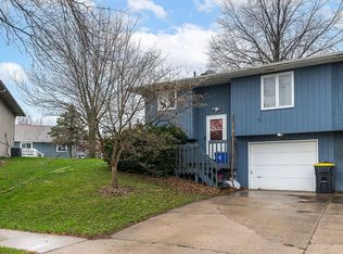 1847 Hollywood Ct, Iowa City, IA 52240
