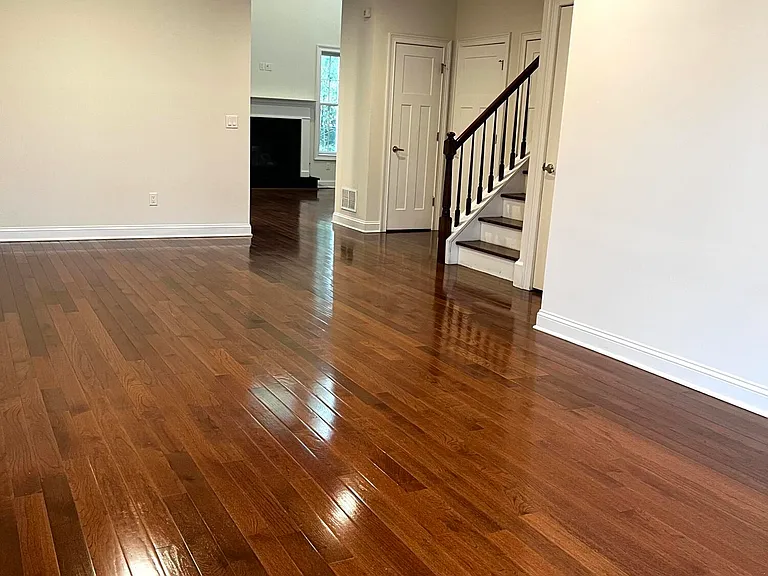 29 McCormick Ave N — Photo 3