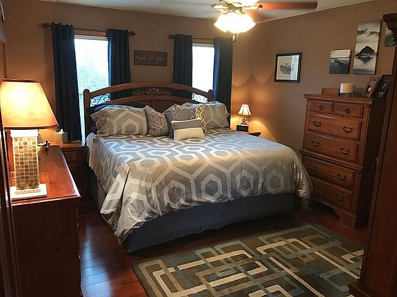 Master Bedroom - 1st Floor