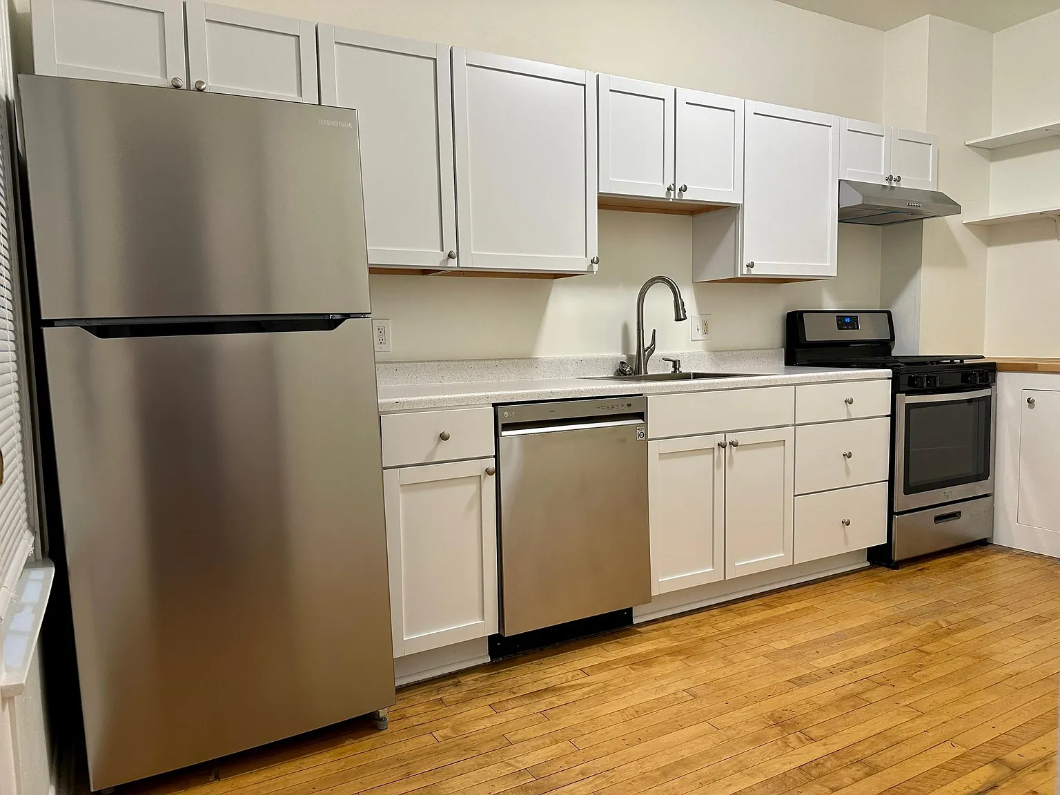 3 bed, 1400 sqft, $1,700 — Photo 4
