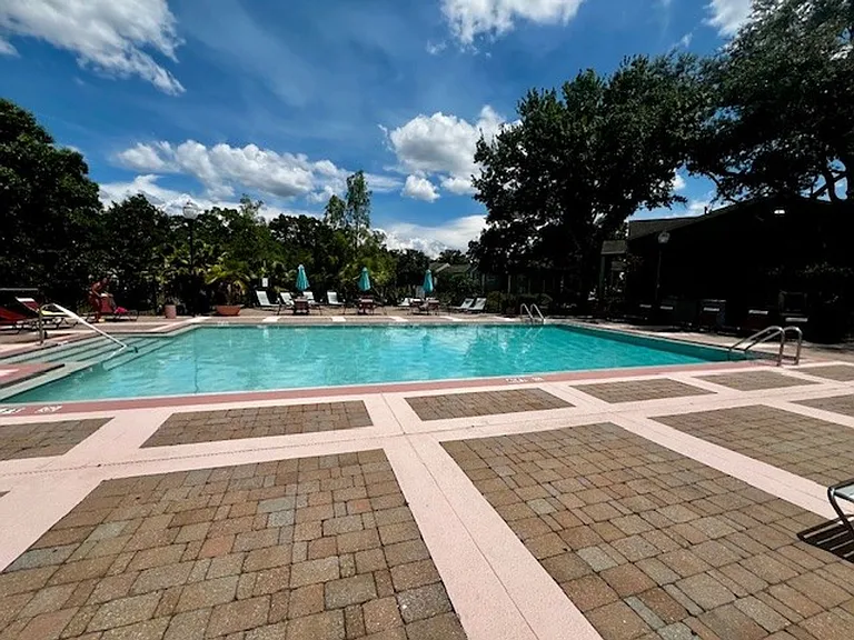 2071 Dixie Belle Dr #K — Photo 34