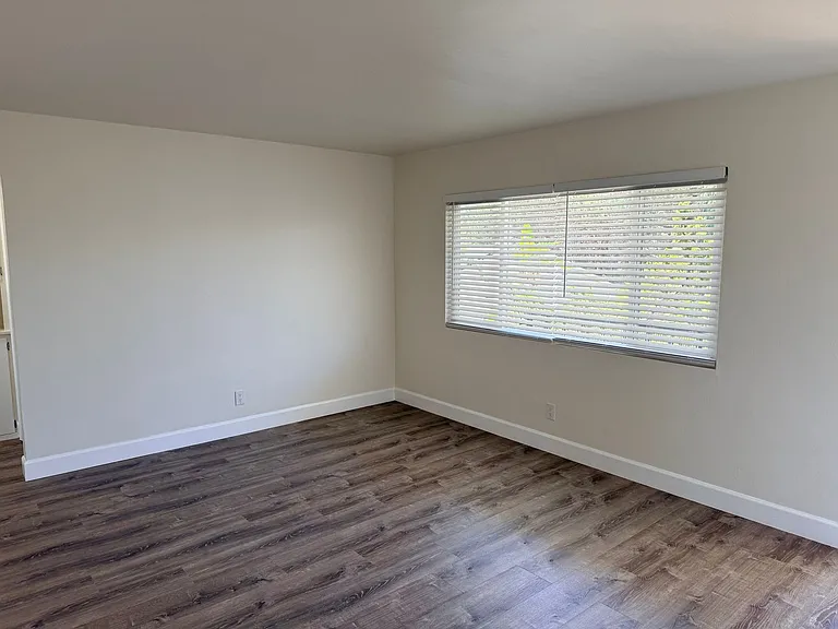 5273 Wightman St — Photo 3