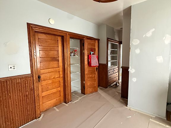 3rd image of 188 Walnut St Floor 2