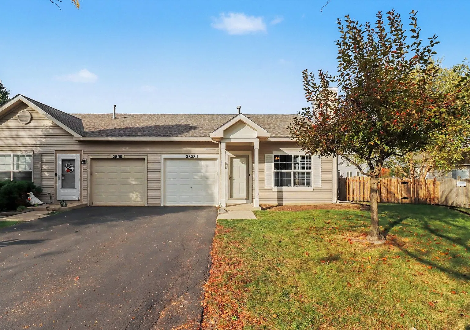 2 bed, 1.5 bath, 952 sqft, $2,300 — Photo 1