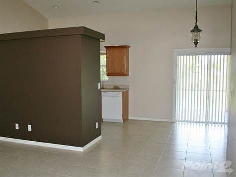 4th image of 2086 SW Idaho Ln