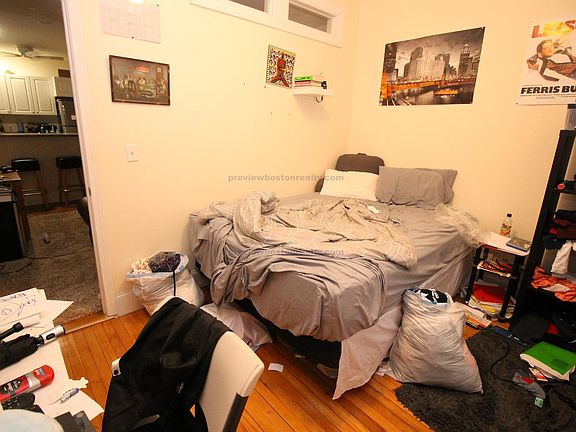 5th image of 66 Egmont St #A2
