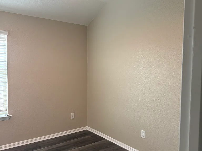 9236 Castorian Dr — Photo 23