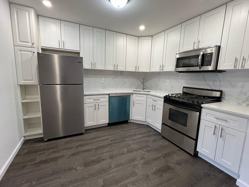 1st image of 24053 68th Ave Floor 2