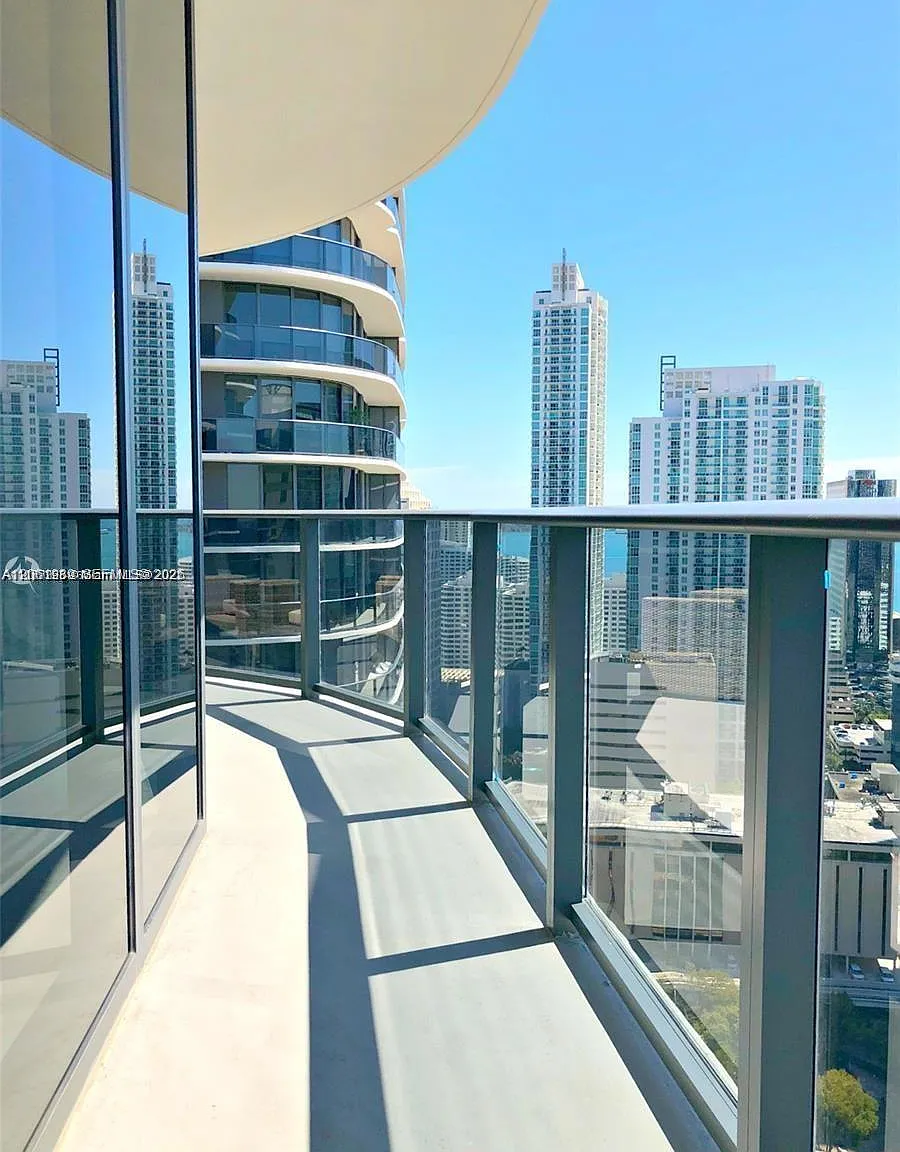 Brickell Heights West Con — Photo 4