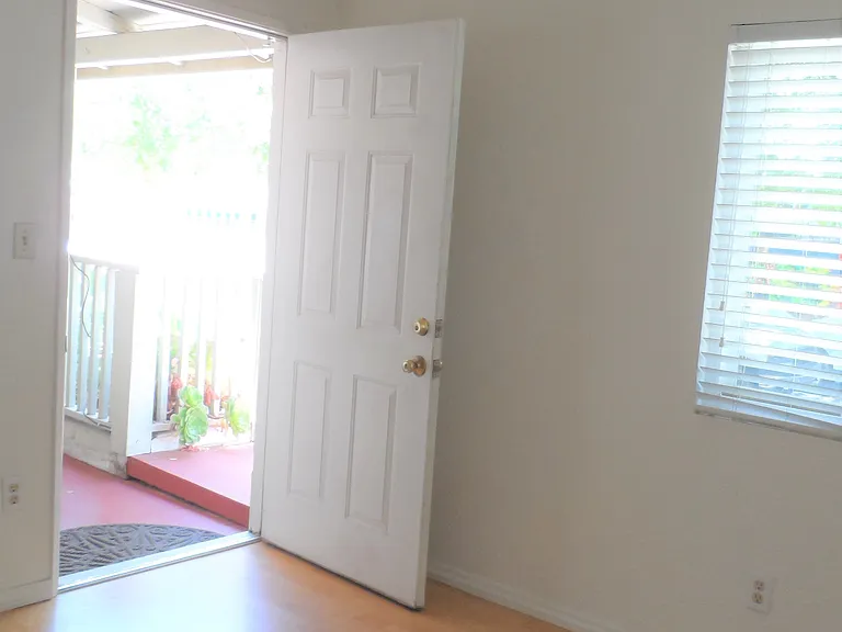 115 Corte Maria Ave — Photo 3