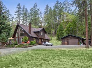 3358 Foots Creek Rd, Gold Hill, OR 97525