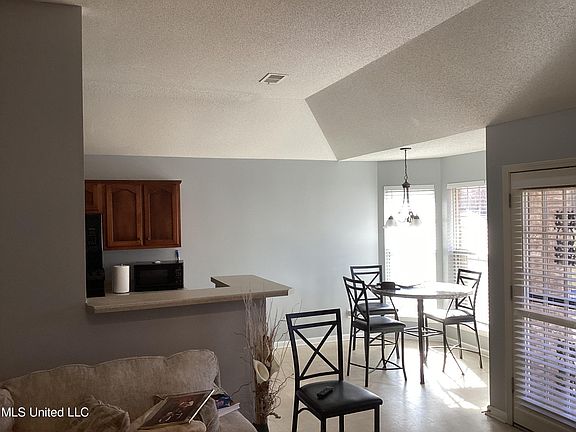 5th image of 7823 Nathan Sawyer Dr