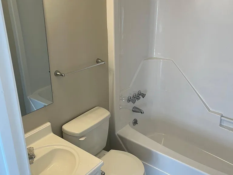 513 Hickory Hill Dr — Photo 1