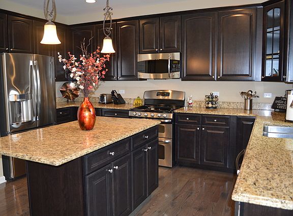 5th image of 179 Easton Dr