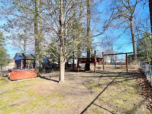 5th image of 64 Northern Hills Dr