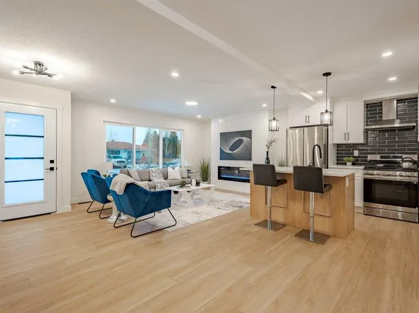 451 E Arlington Dr SE, Calgary, AB T2H 1S4