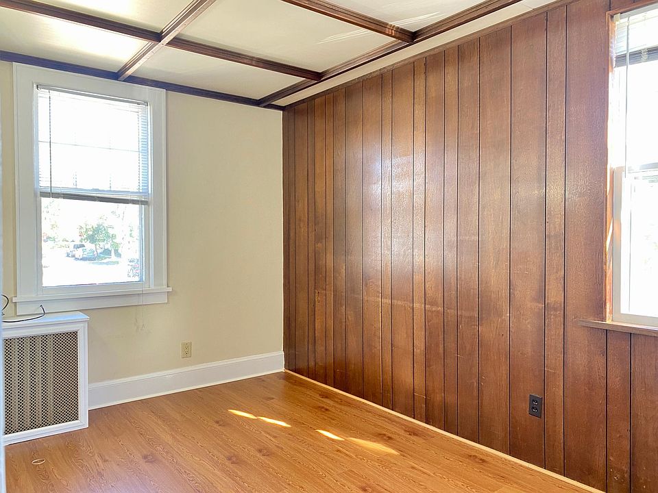1st image of 12219 6th Ave Floor 2