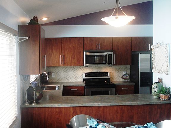 5th image of 2624 Lakeside Cir
