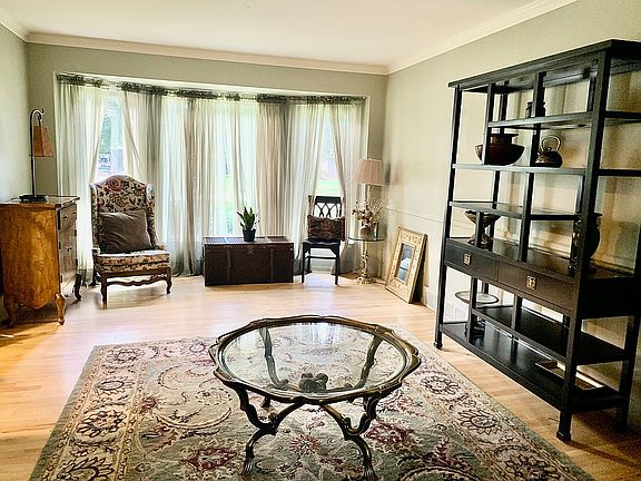 4th image of 30275 Woodgate Dr
