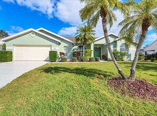 6001 Cedarwood Ln, Bradenton, FL 34203