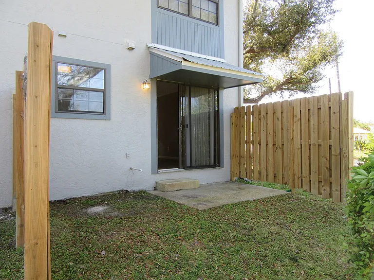 2750 W 12th St #1C — Photo 11