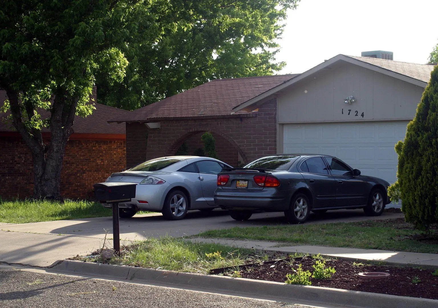 Home Near Mall — Photo 1