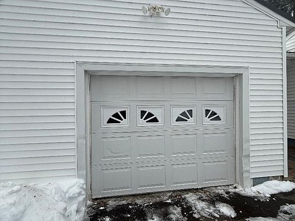 3rd image of 228 Acrebrook Rd