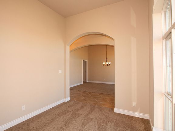 4th image of 595 Bottlebrush Ct