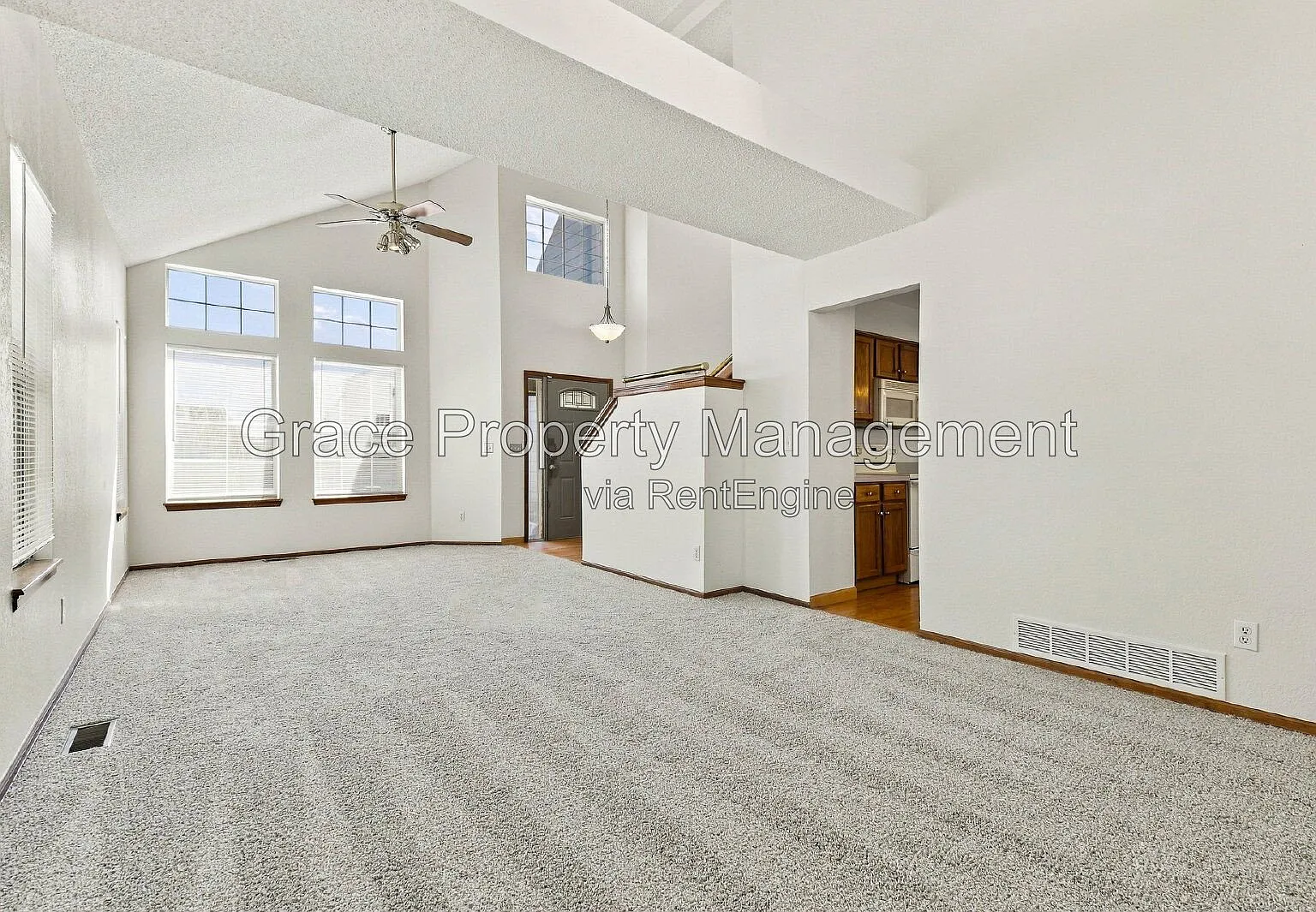 3 bed, 2.5 bath, 3025 sqft, $3,025 — Photo 4