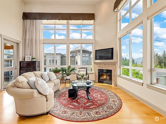 4th image of 1880 25th Avenue NE #407