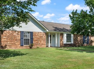 7117 Tudor Ln, Horn Lake, MS 38637