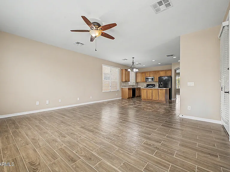 15155 N 145th Ave — Photo 6