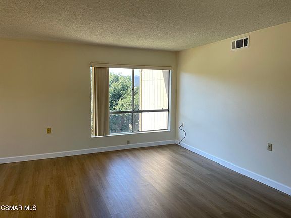 3rd image of 286 Oak Leaf Dr #35