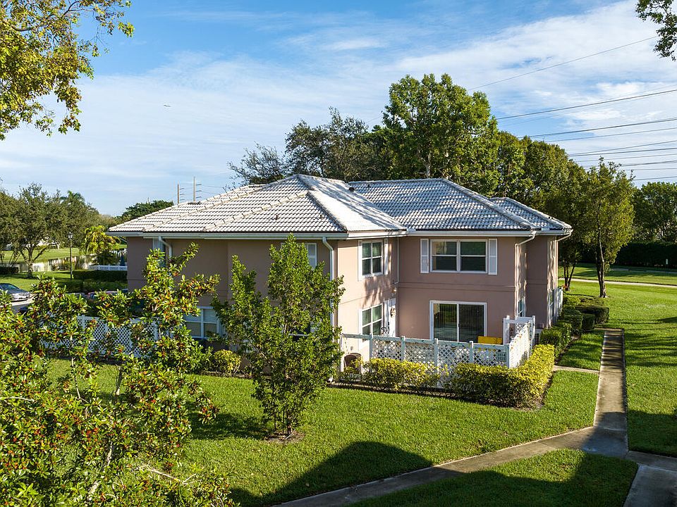 1st image of 3135 Kingston Ct #5C