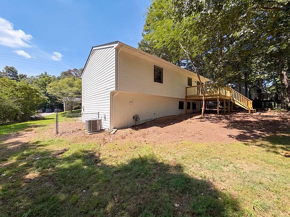 5th image of 8911 Quail Run Dr