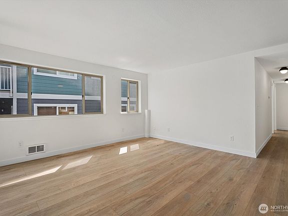 3rd image of 216 Broadway #3